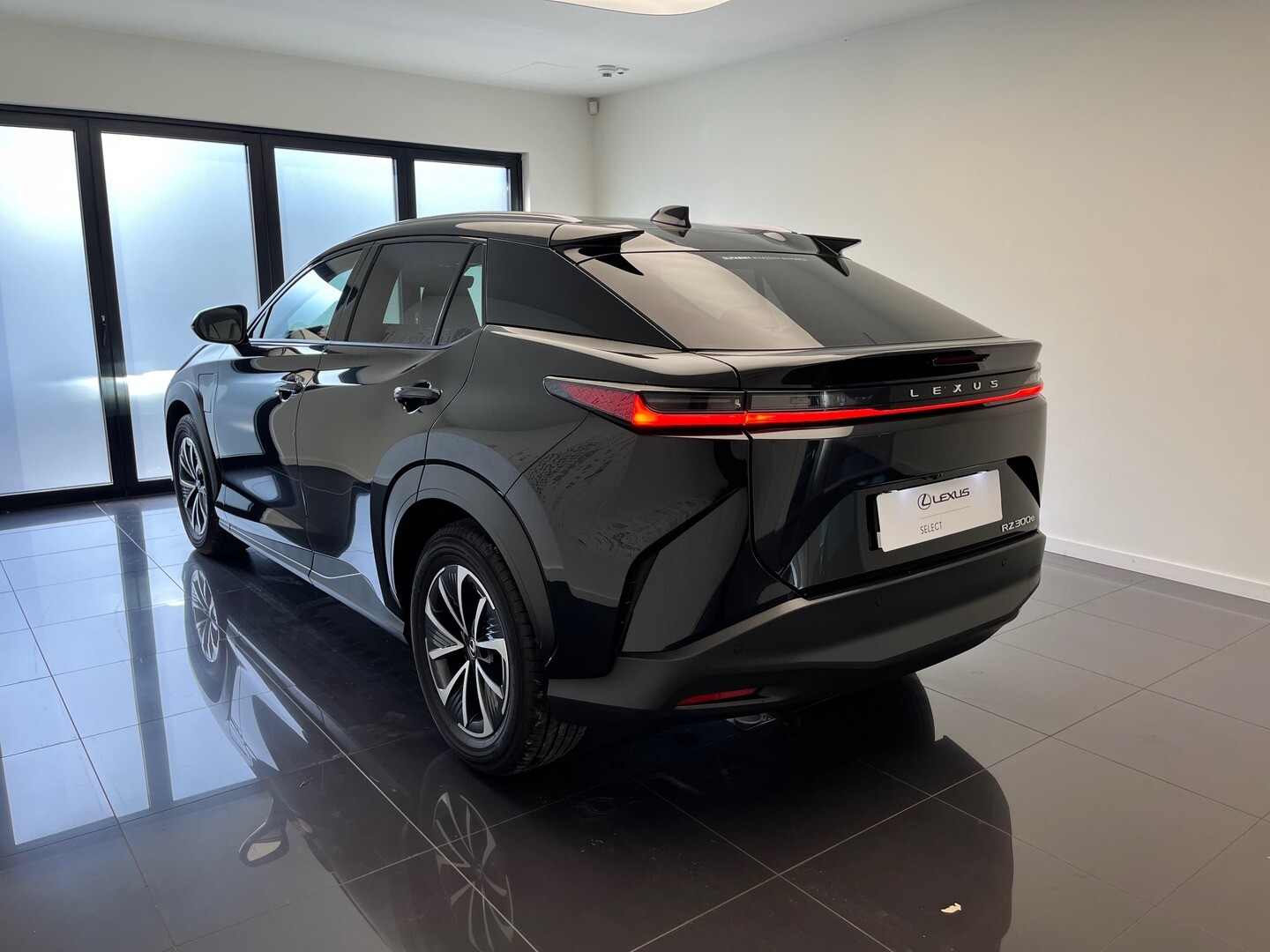 Lexus RZ
