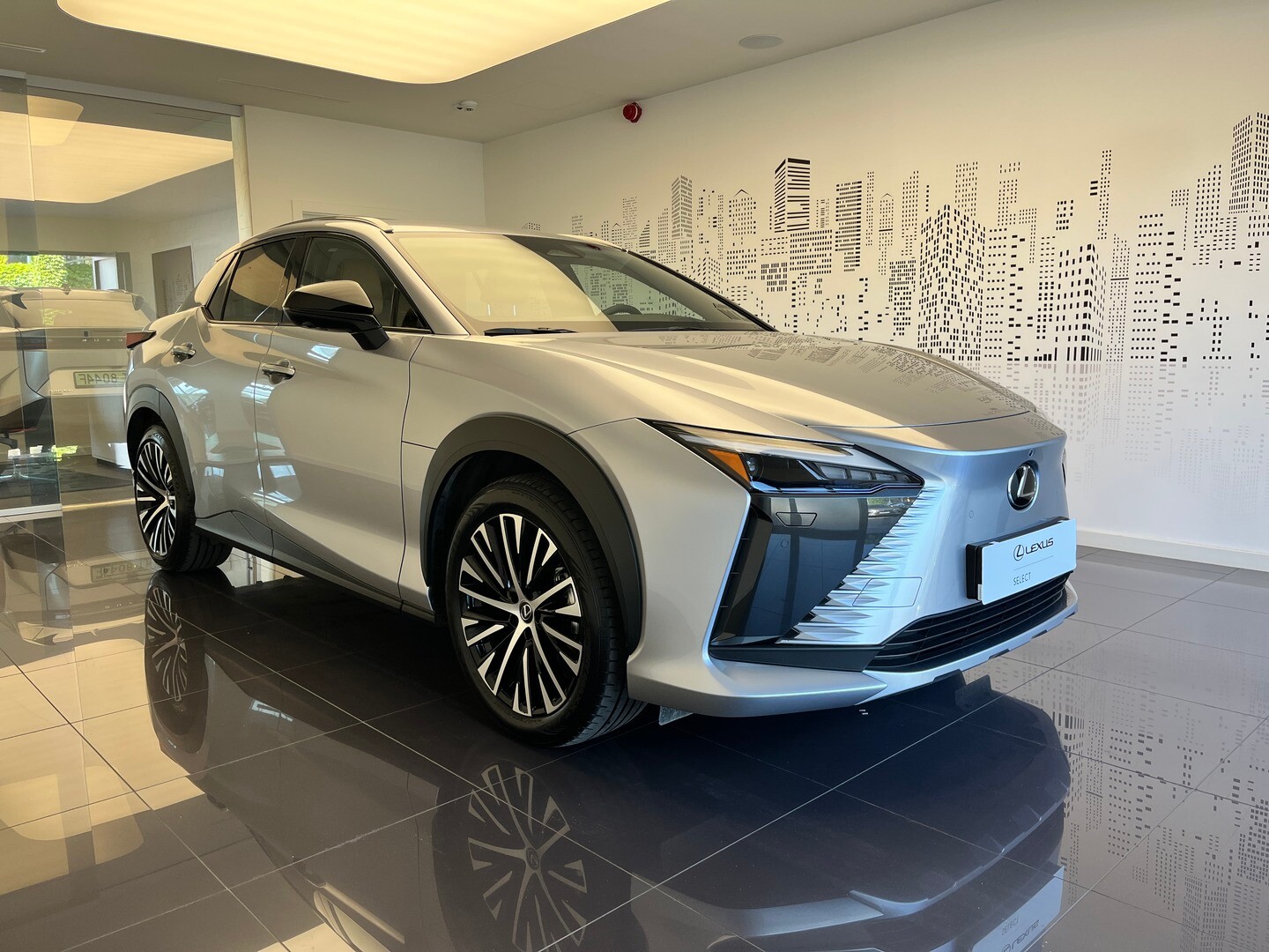 Lexus RZ