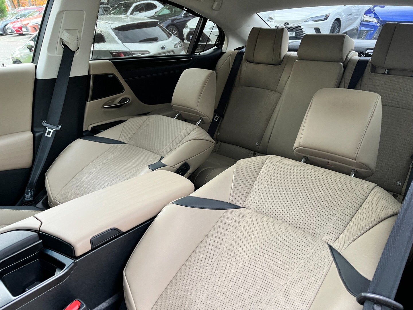 Lexus ES