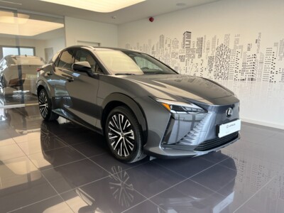 Lexus RZ